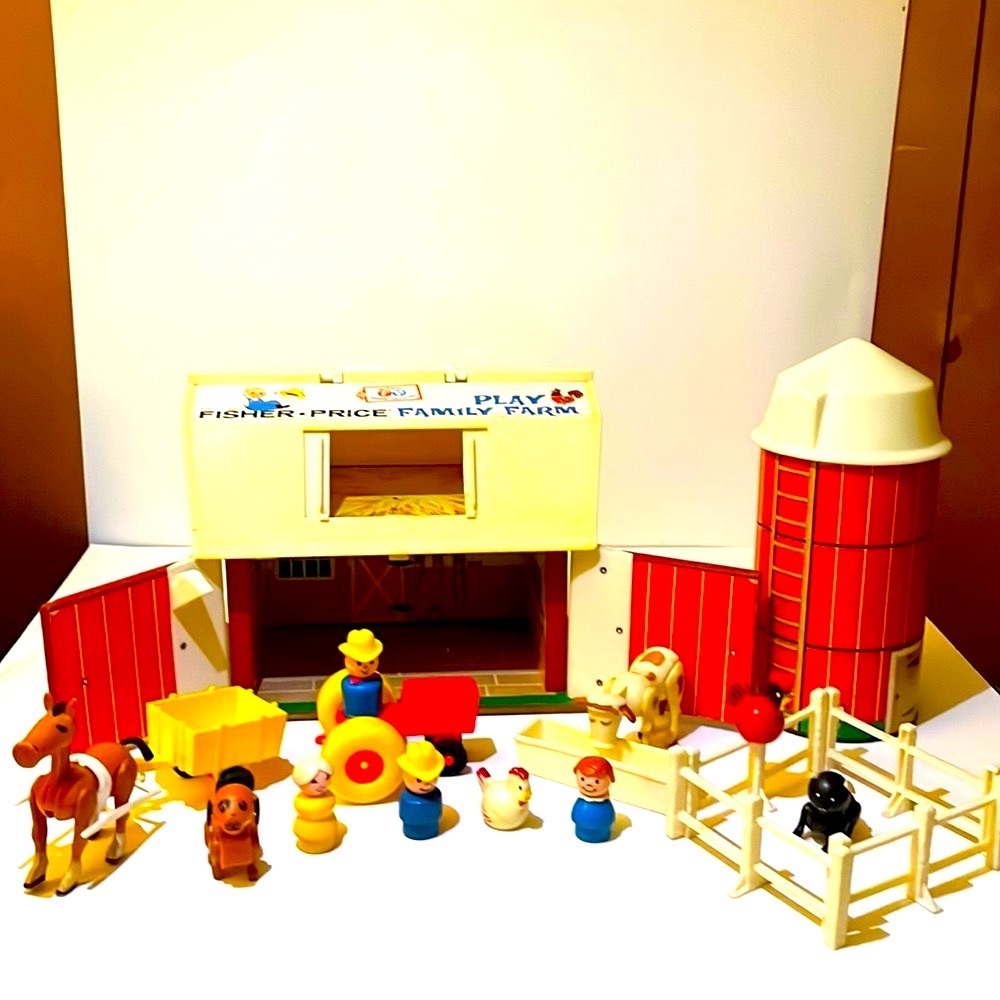 Vintage Fisher-Price Family Farm #915
